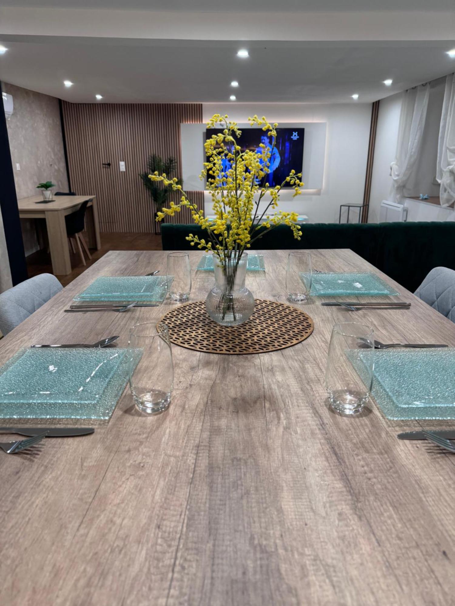 Champsevraine Appartement Moderne מראה חיצוני תמונה